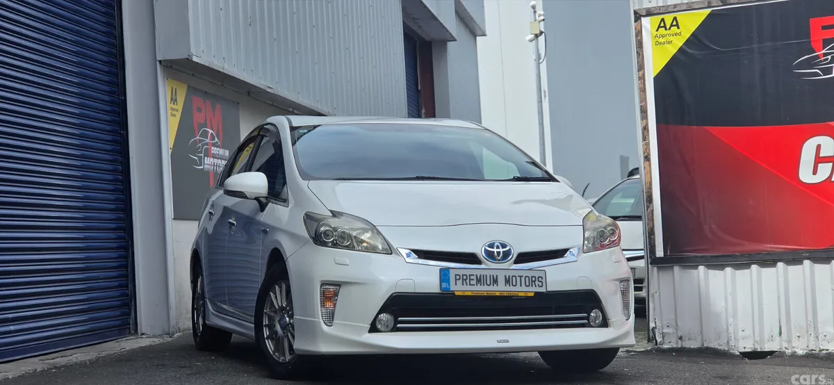 Toyota Prius Hatchback, Petrol Hybrid, 2014, White