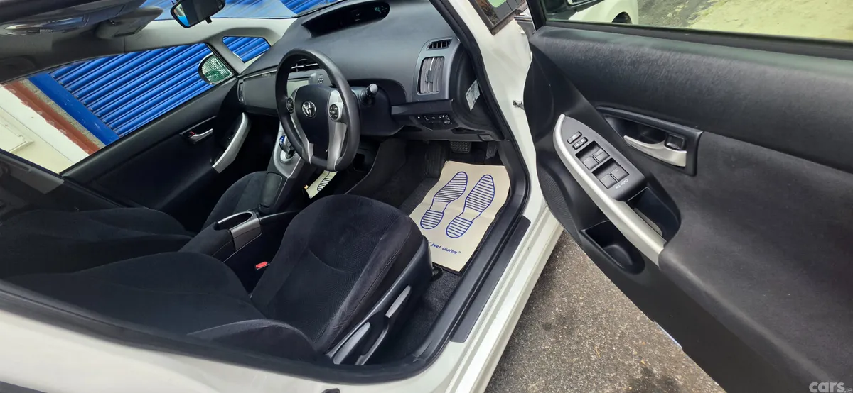 Toyota Prius Hatchback, Petrol Hybrid, 2014, White