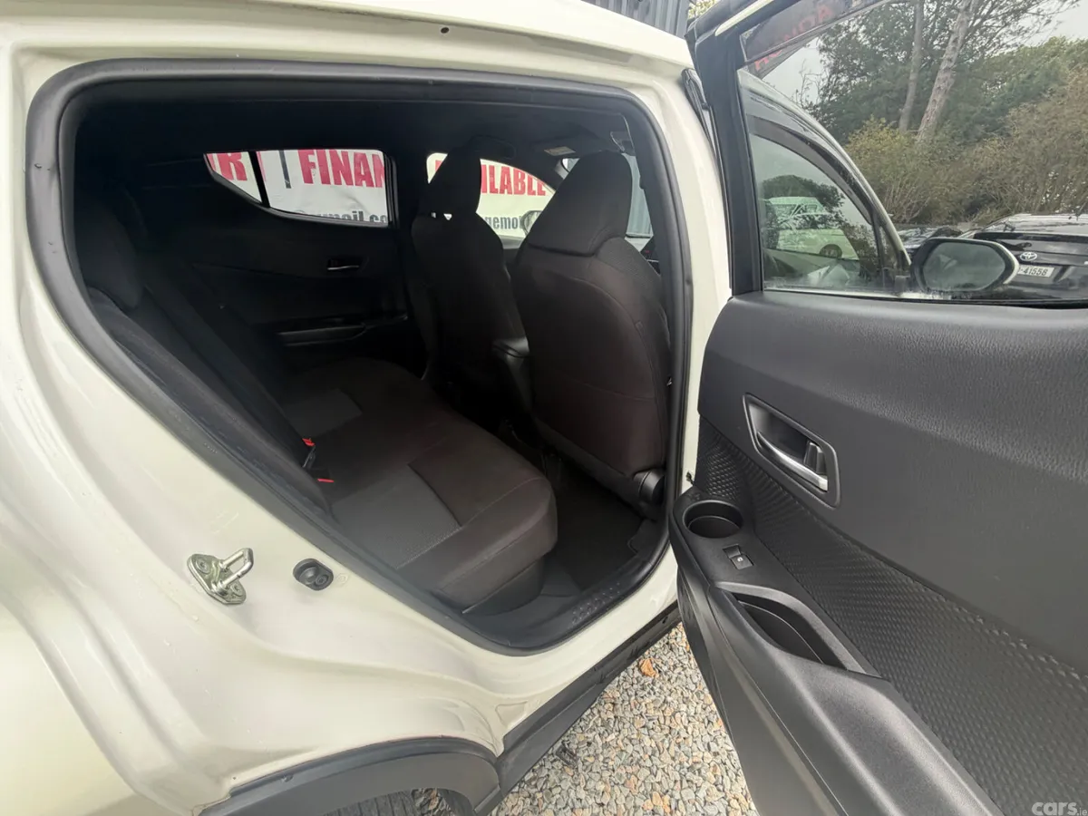 Toyota C-HR SUV, Petrol Hybrid, 2018, White