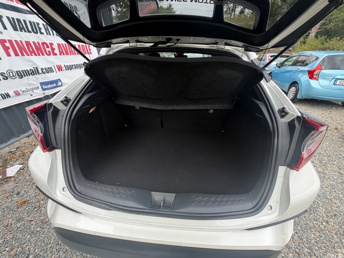 Toyota C-HR SUV, Petrol Hybrid, 2018, White