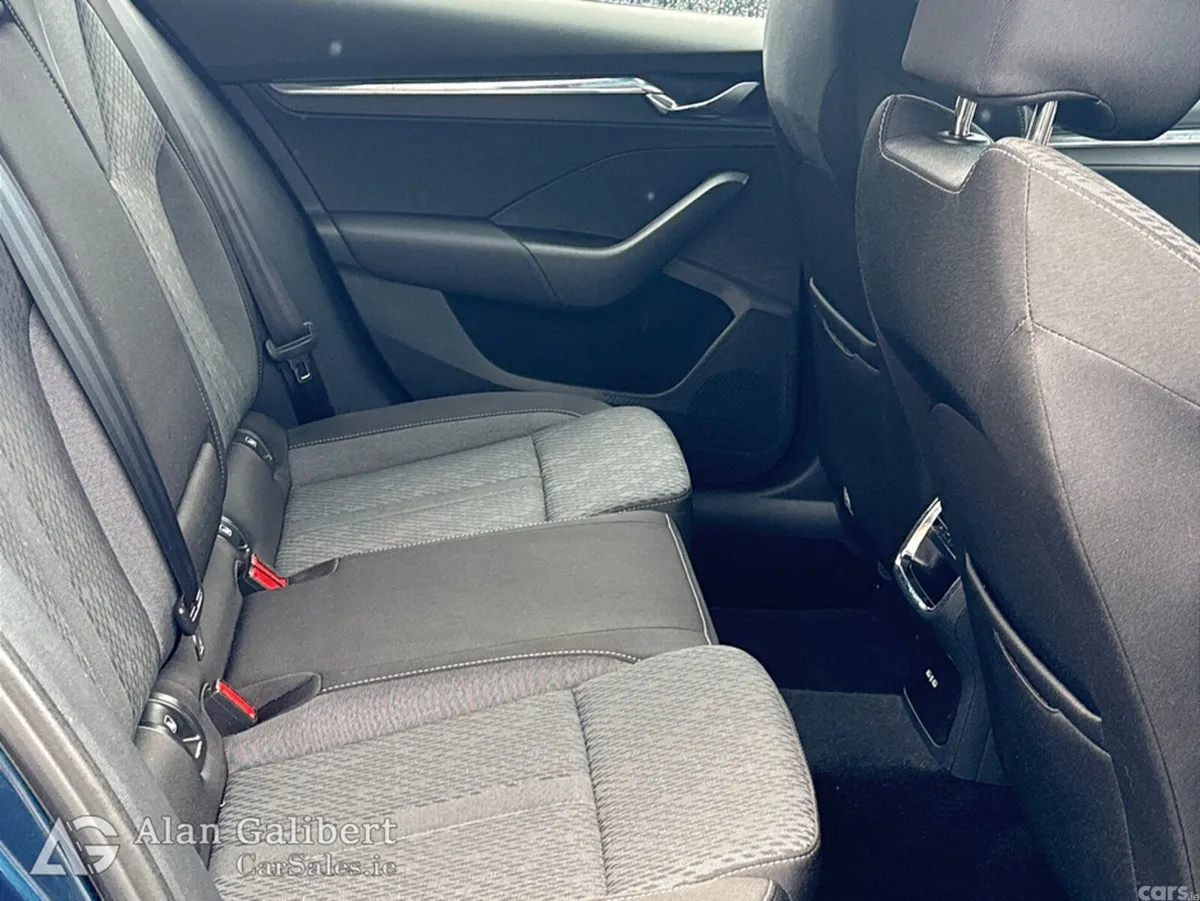 Skoda Octavia Estate, Diesel, 2024, Blue