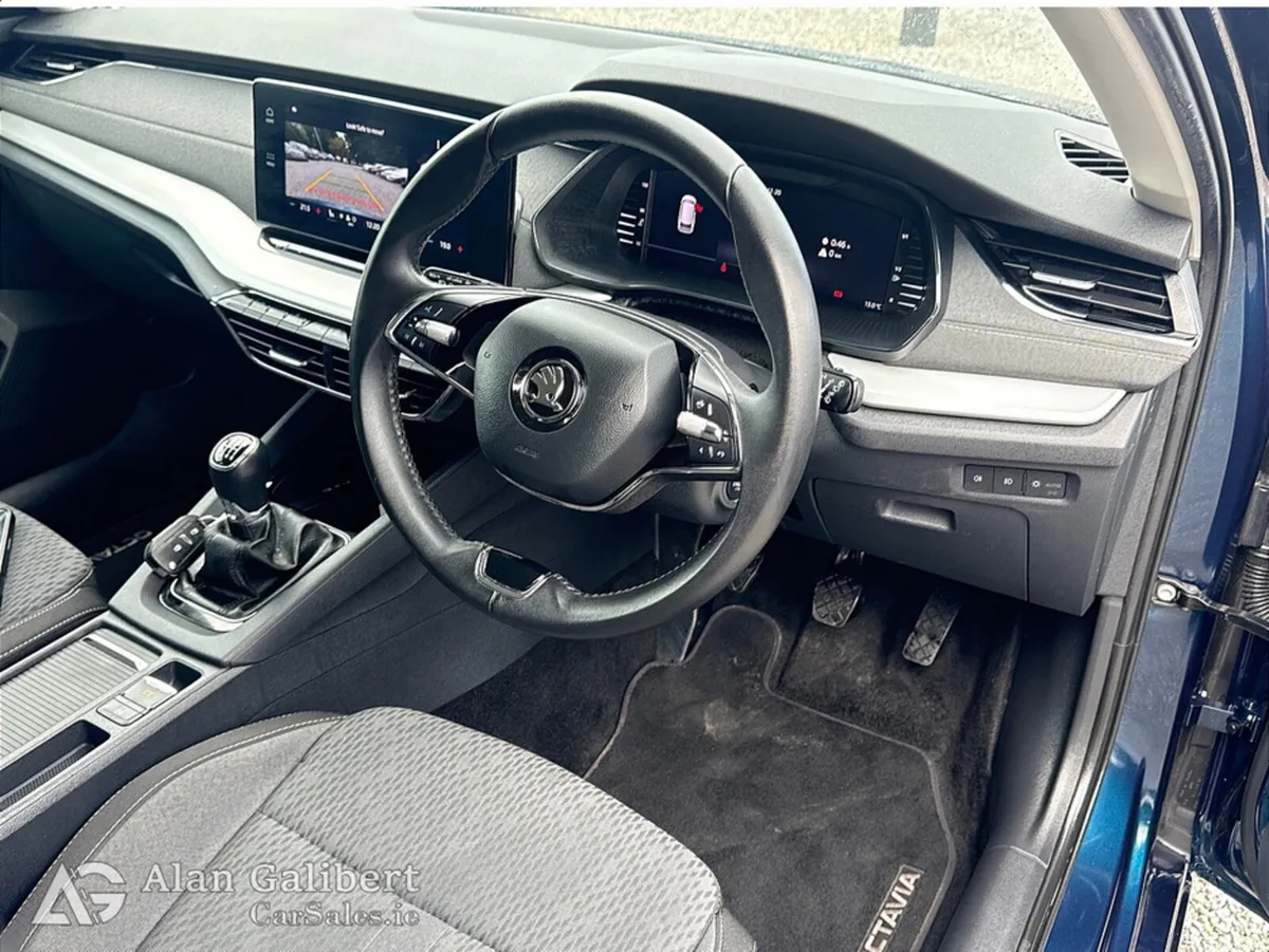 Skoda Octavia Estate, Diesel, 2024, Blue