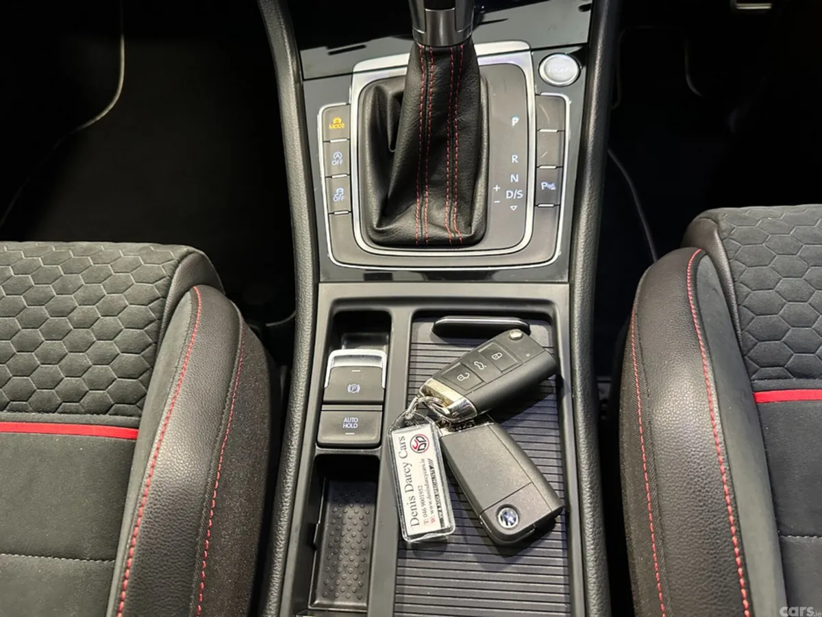 Volkswagen Golf Hatchback, Petrol, 2019, Blue