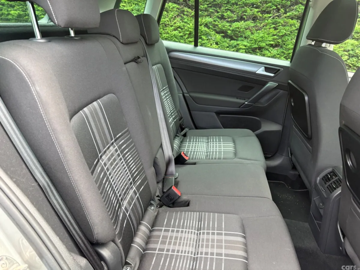 Volkswagen Golf Hatchback, Petrol, 2016, Silver