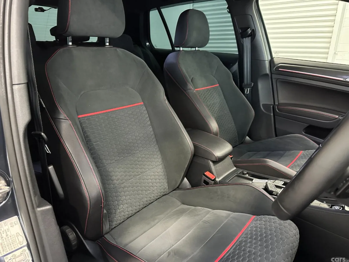 Volkswagen Golf Hatchback, Petrol, 2019, Blue