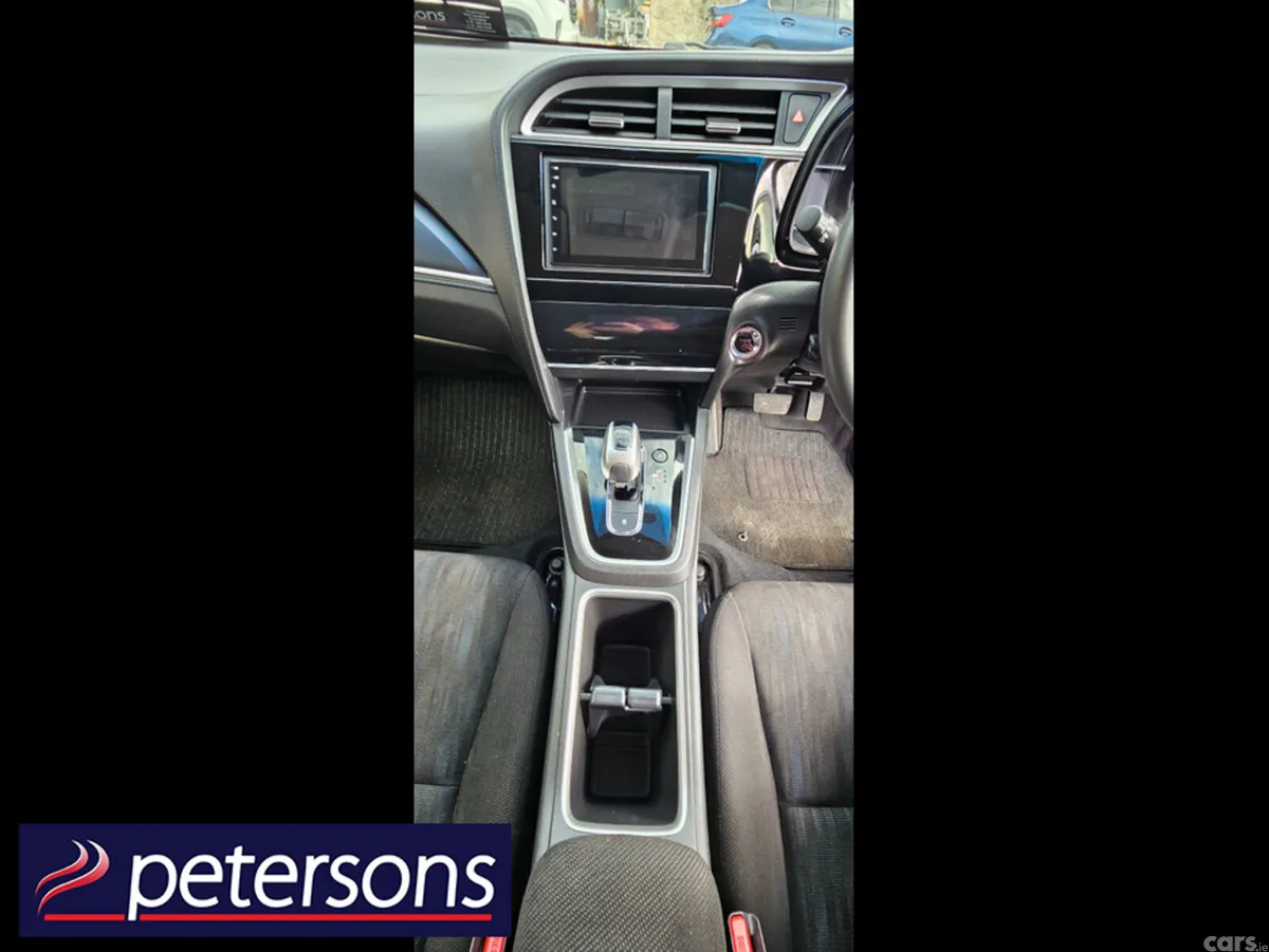 Honda Shuttle Estate, Petrol Hybrid, 2021, White