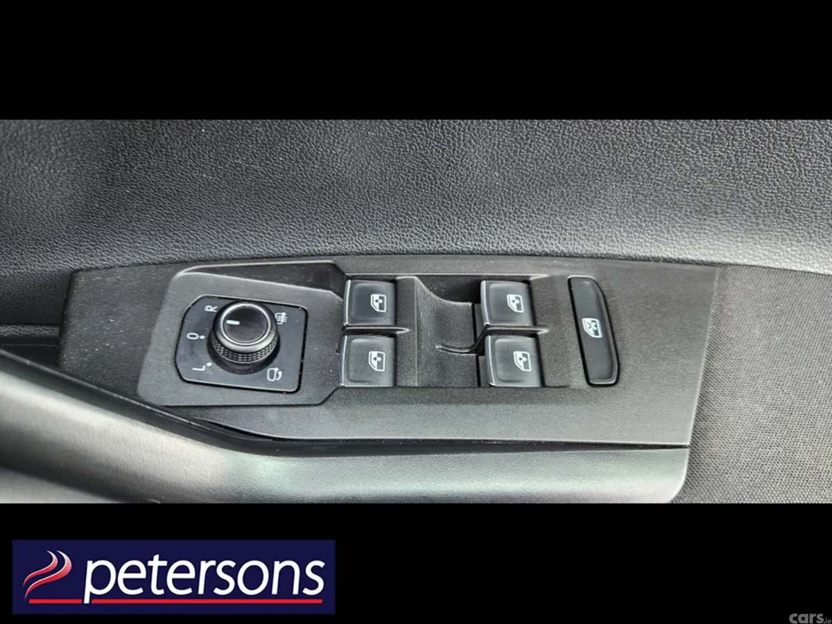 Volkswagen Polo Hatchback, Petrol, 2018, White