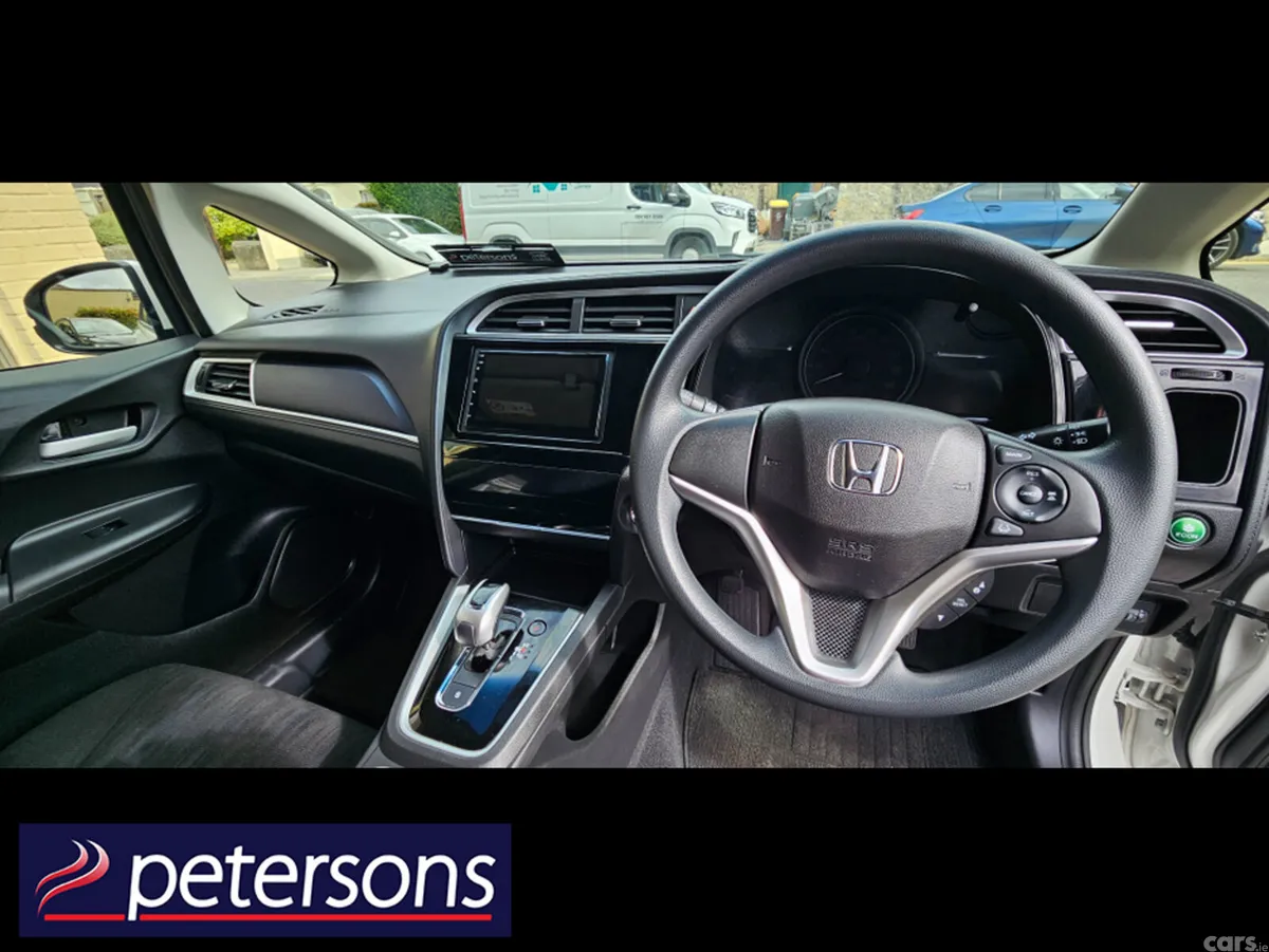 Honda Shuttle Estate, Petrol Hybrid, 2021, White