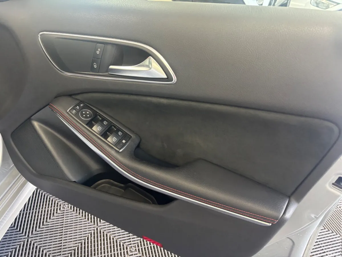 Mercedes-Benz A-Class Hatchback, Petrol, 2013, Silver