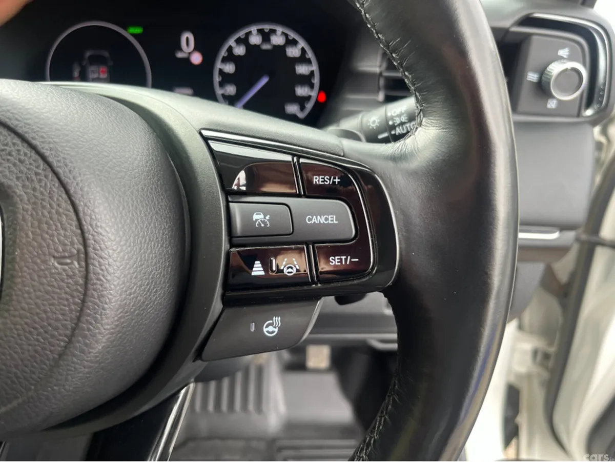 Honda Vezel SUV, Petrol Hybrid, 2022, White