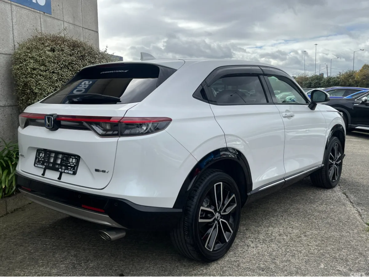 Honda Vezel SUV, Petrol Hybrid, 2022, White
