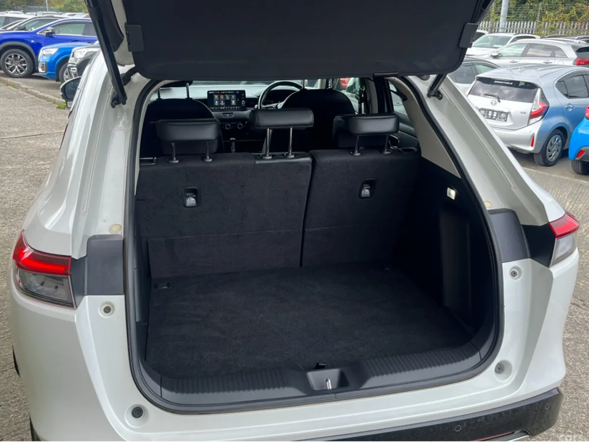 Honda Vezel SUV, Petrol Hybrid, 2022, White