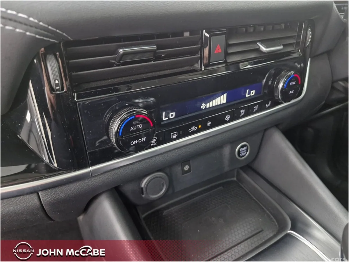 Nissan Qashqai MPV, Petrol, 2024, Grey