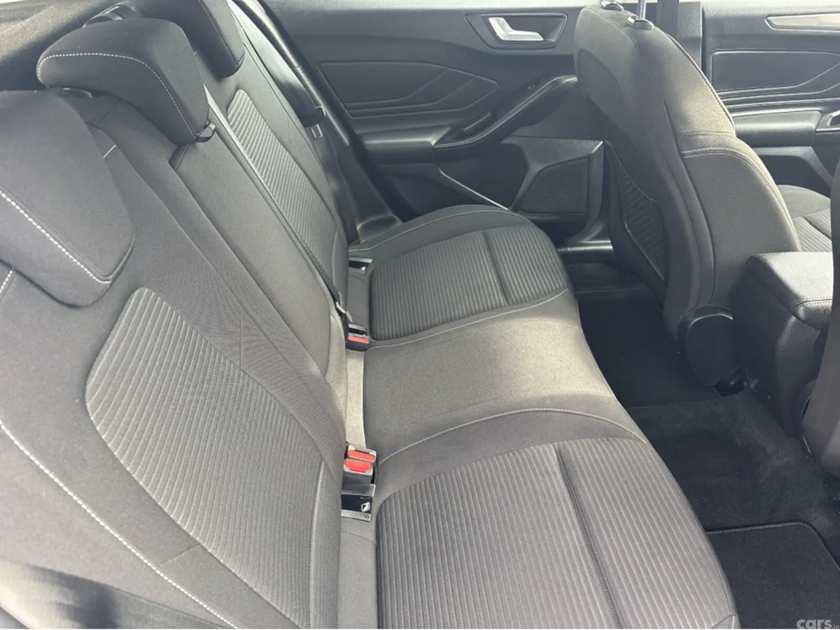 Ford Focus Hatchback, Petrol, 2022, Grey
