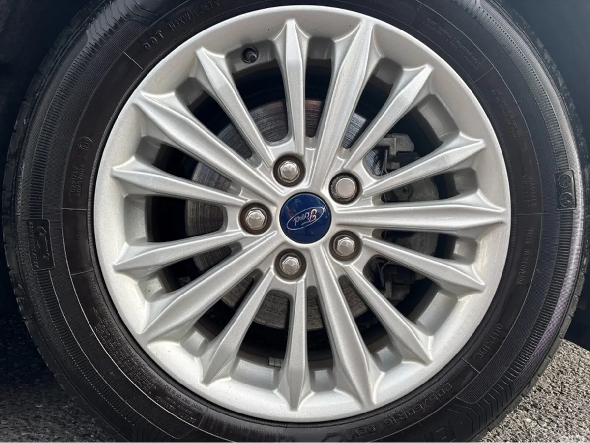 Ford Focus Hatchback, Petrol, 2022, Grey