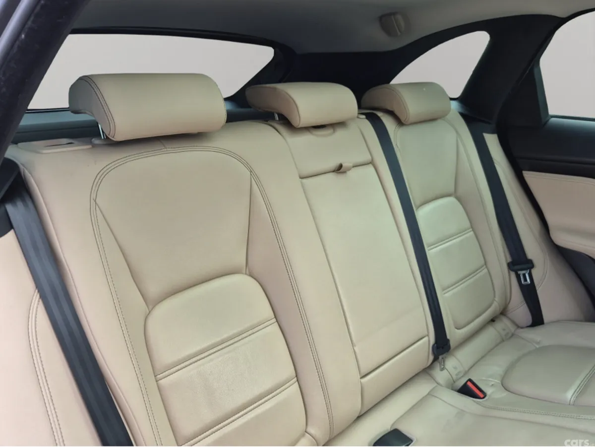 Jaguar F-Pace SUV, Diesel, 2017, Blue