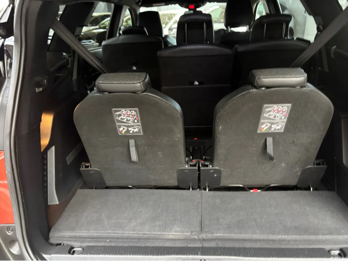 Peugeot 5008 MPV, Diesel, 2024, Brown
