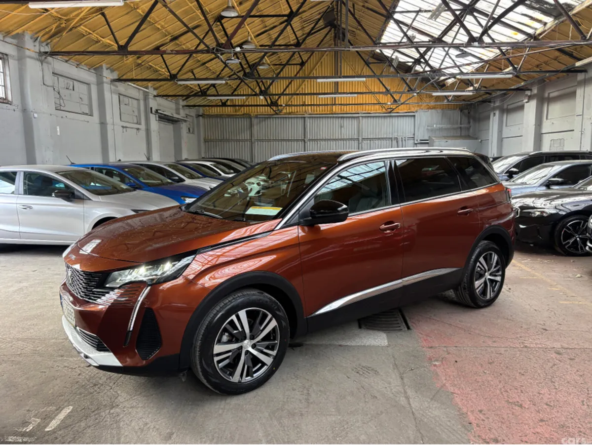 Peugeot 5008 MPV, Diesel, 2024, Brown