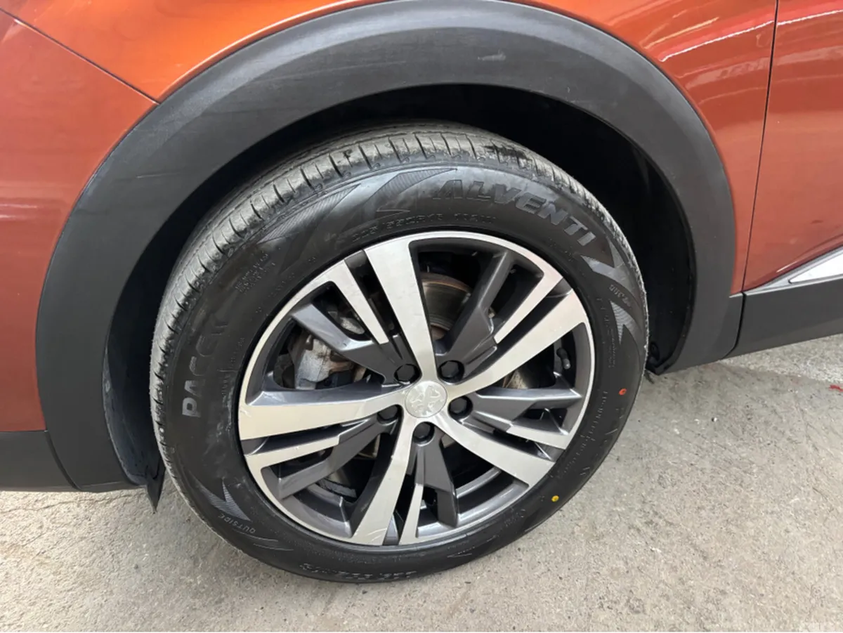 Peugeot 5008 MPV, Diesel, 2024, Brown
