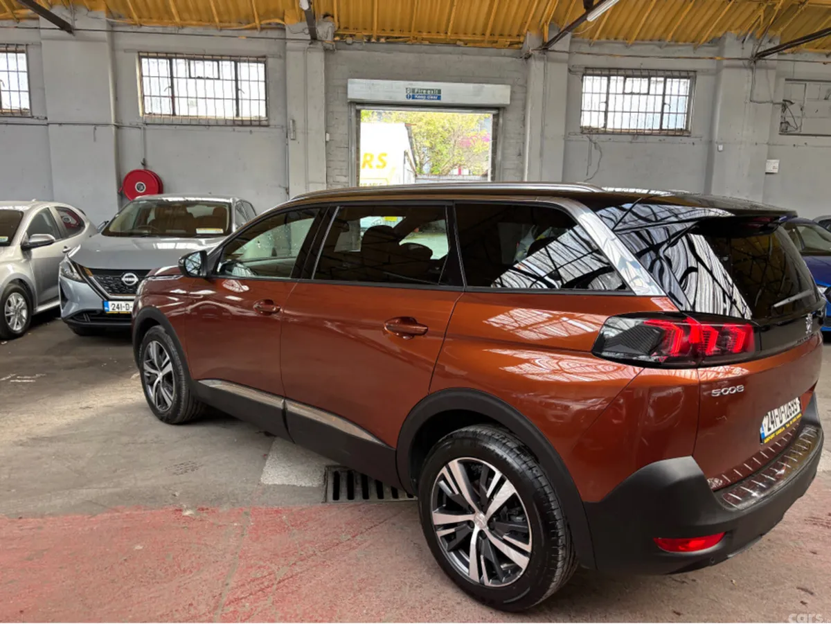 Peugeot 5008 MPV, Diesel, 2024, Brown