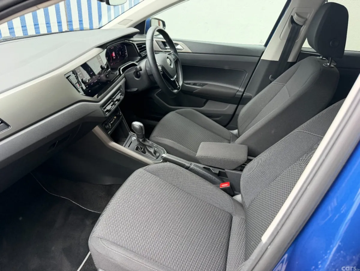 Volkswagen Polo Hatchback, Petrol, 2021, Blue