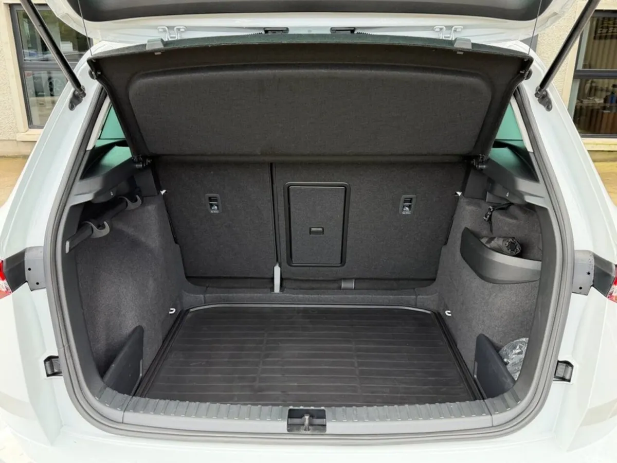 Skoda Karoq SUV, Diesel, 2022, White
