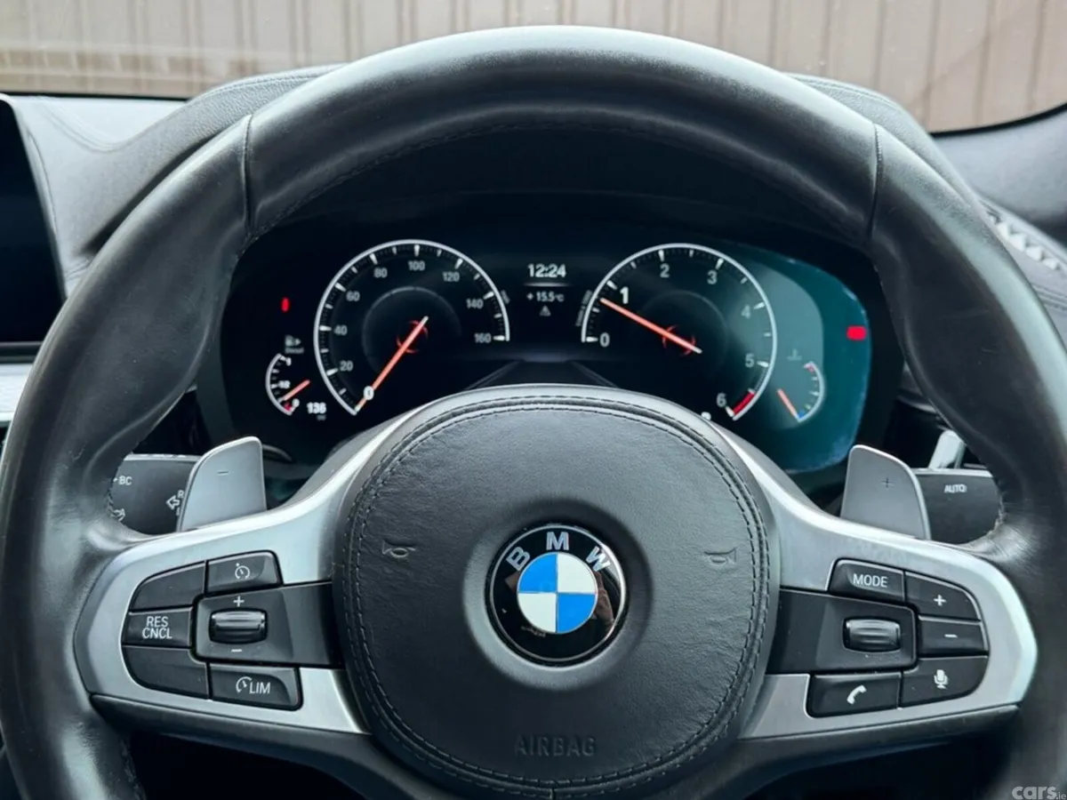 BMW 5-Series Saloon, 2019, 