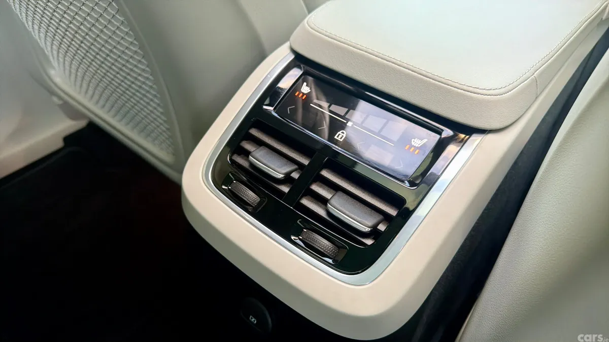 Volvo XC90 SUV, Petrol Plug-in Hybrid, 2024, Grey