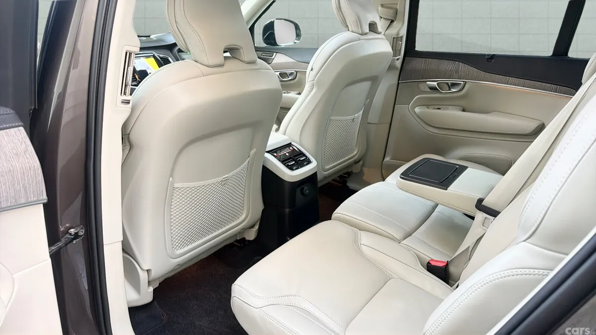 Volvo XC90 SUV, Petrol Plug-in Hybrid, 2024, Grey