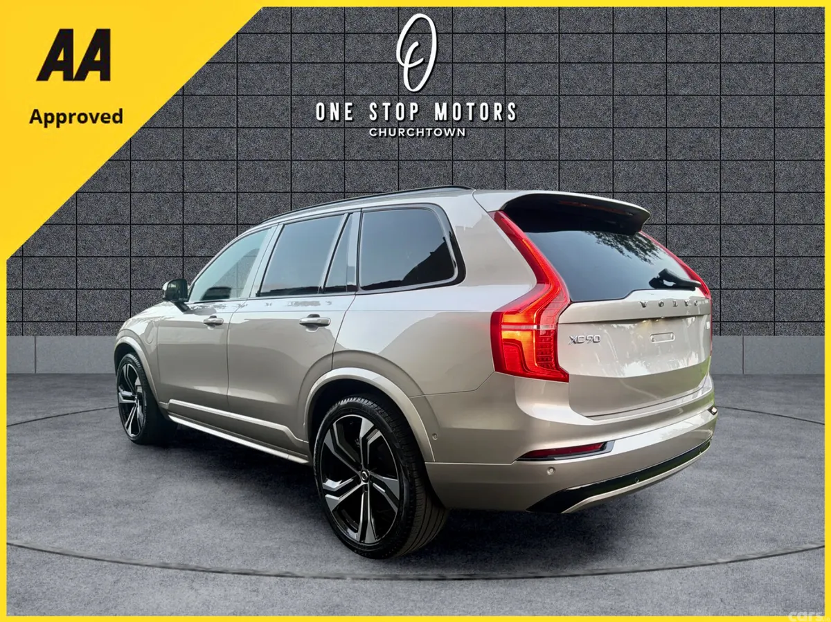 Volvo XC90 SUV, Petrol Plug-in Hybrid, 2024, Gold