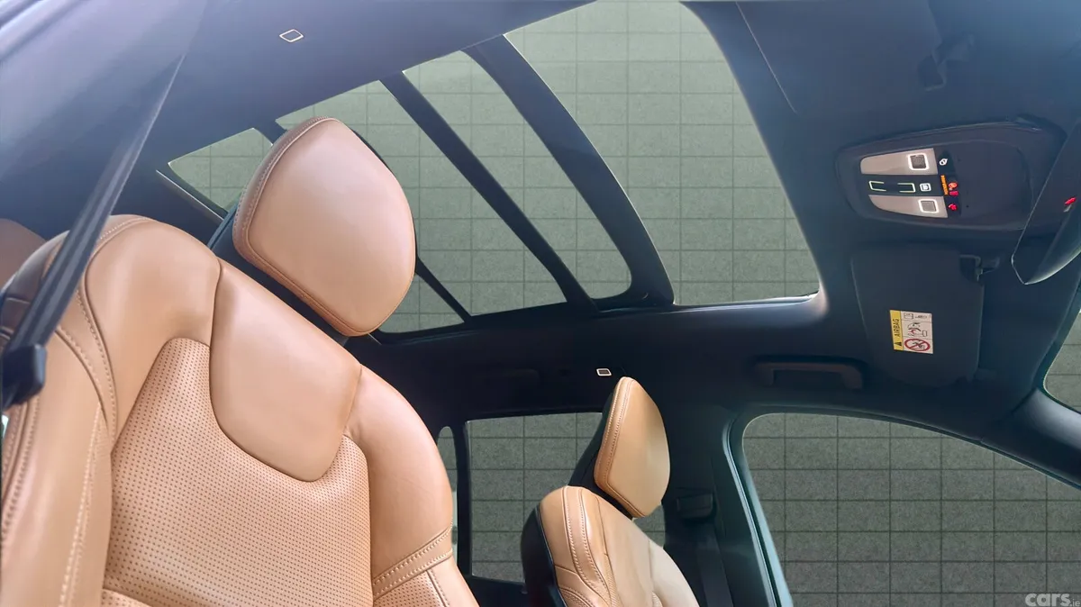 Volvo XC90 SUV, Petrol Plug-in Hybrid, 2024, Gold