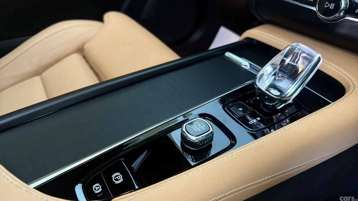 Volvo XC90 SUV, Petrol Plug-in Hybrid, 2024, Gold