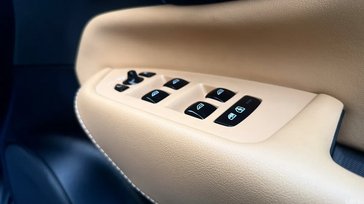Volvo XC90 SUV, Petrol Plug-in Hybrid, 2024, Gold