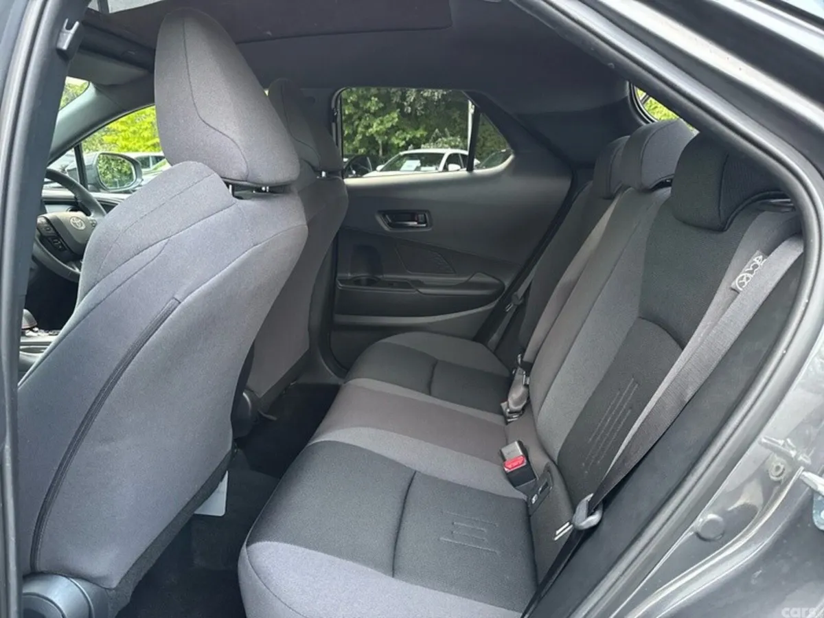 Toyota C-HR SUV, Petrol Hybrid, 2024, Grey