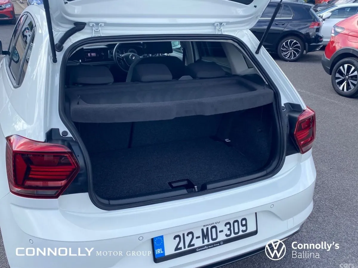 Volkswagen Polo Hatchback, Petrol, 2021, White