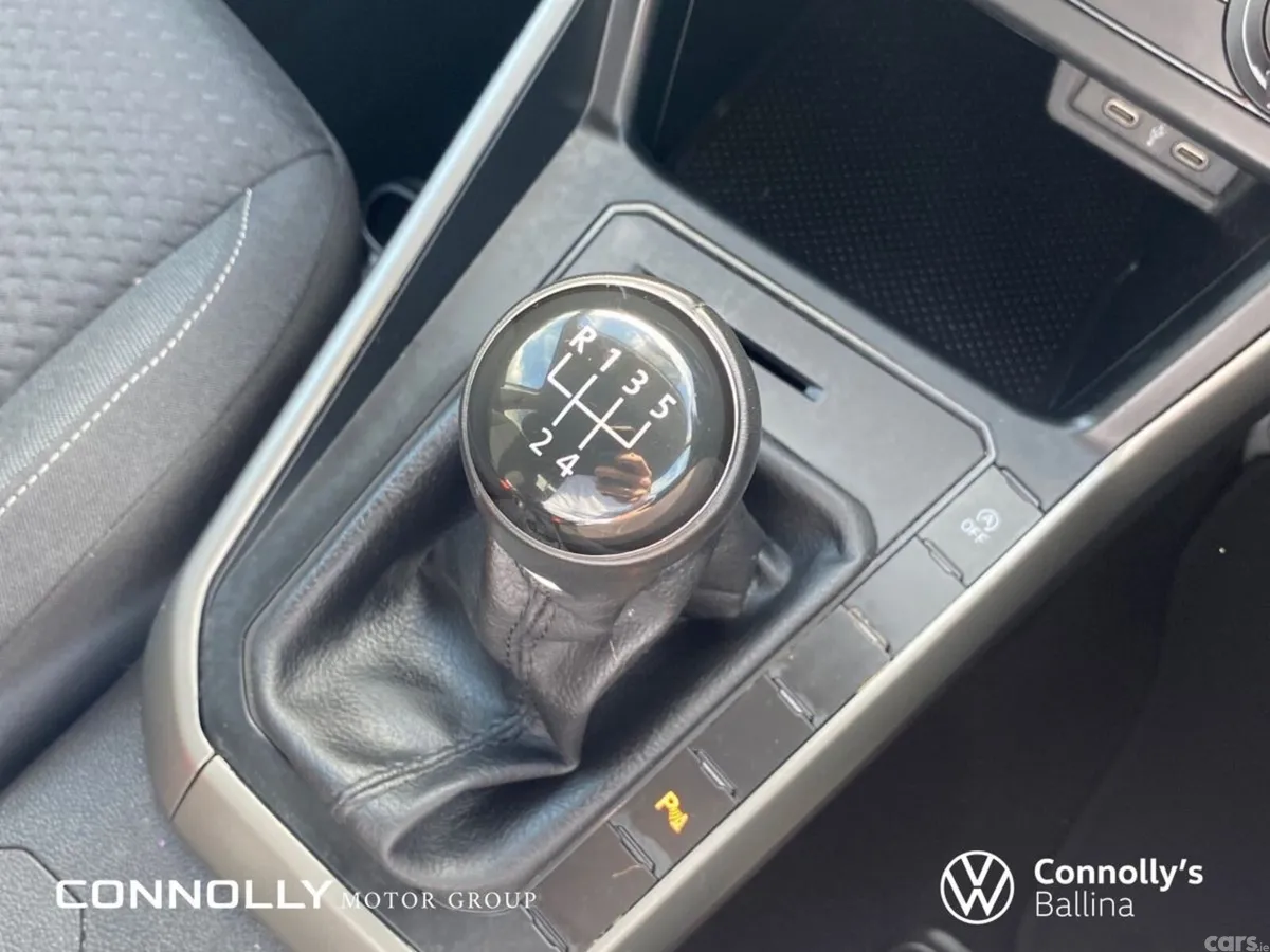Volkswagen Polo Hatchback, Petrol, 2021, White