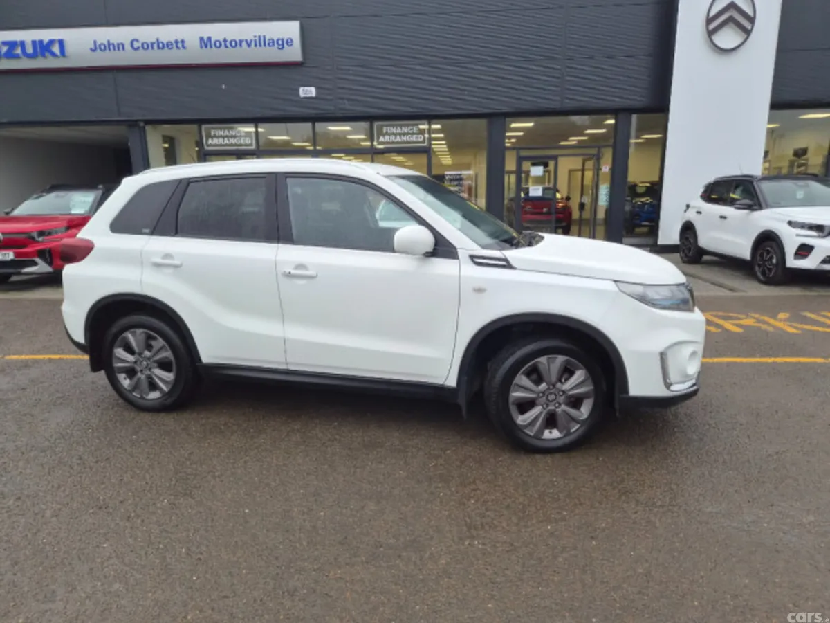 Suzuki Vitara Hatchback, Petrol Hybrid, 2022, White