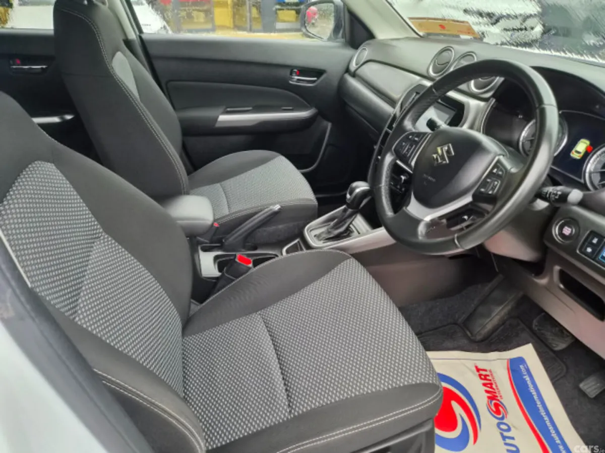 Suzuki Vitara Hatchback, Petrol Hybrid, 2022, White