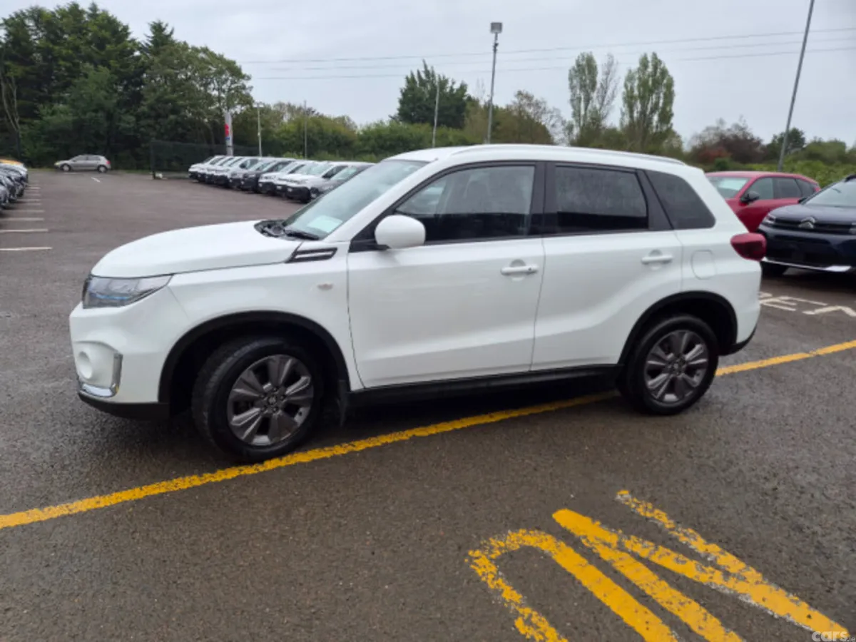 Suzuki Vitara Hatchback, Petrol Hybrid, 2022, White