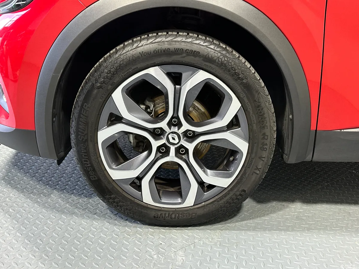 Renault Captur Hatchback, Petrol, 2024, Red