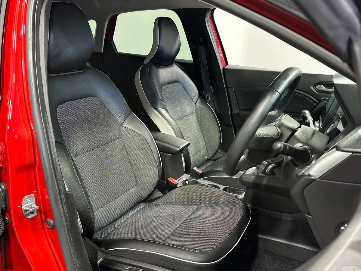 Renault Captur Hatchback, Petrol, 2024, Red