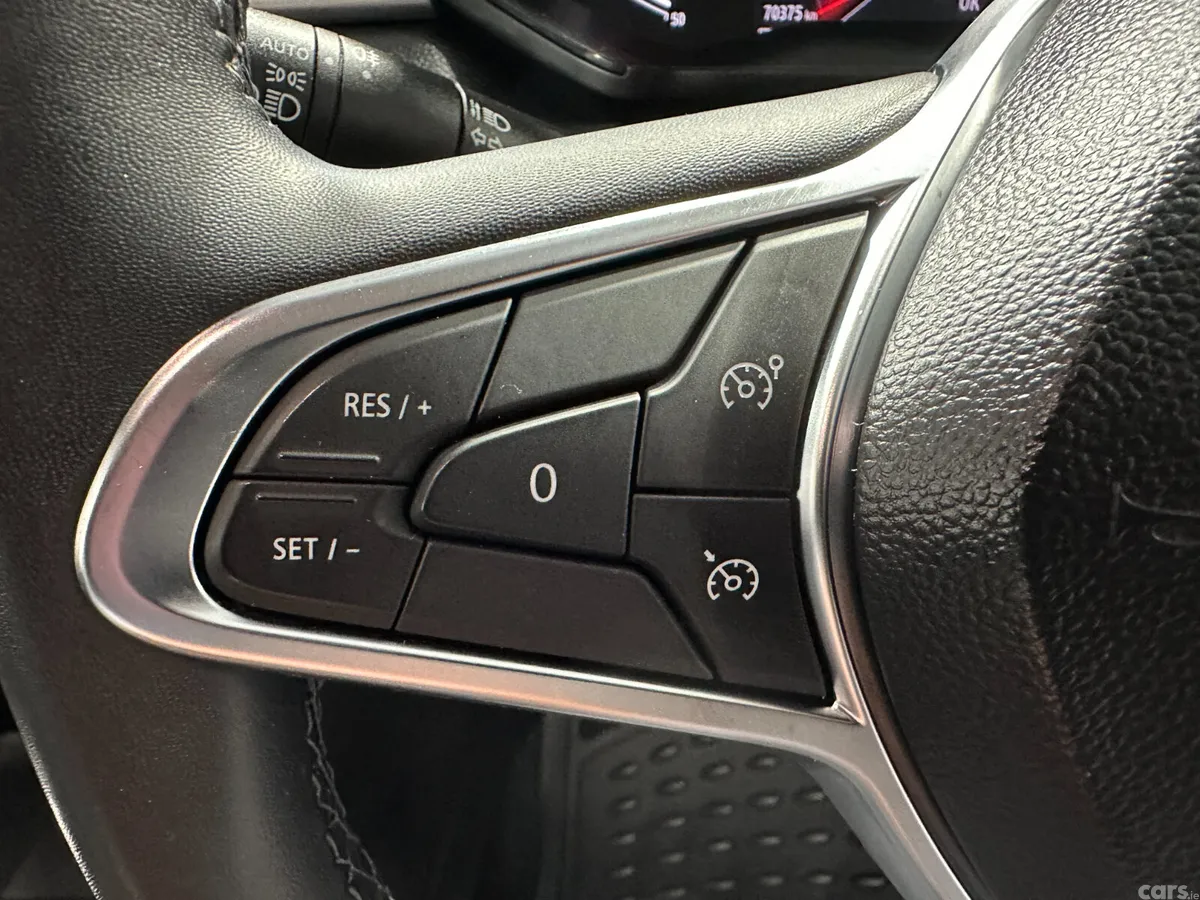 Renault Captur Hatchback, Petrol, 2024, Red
