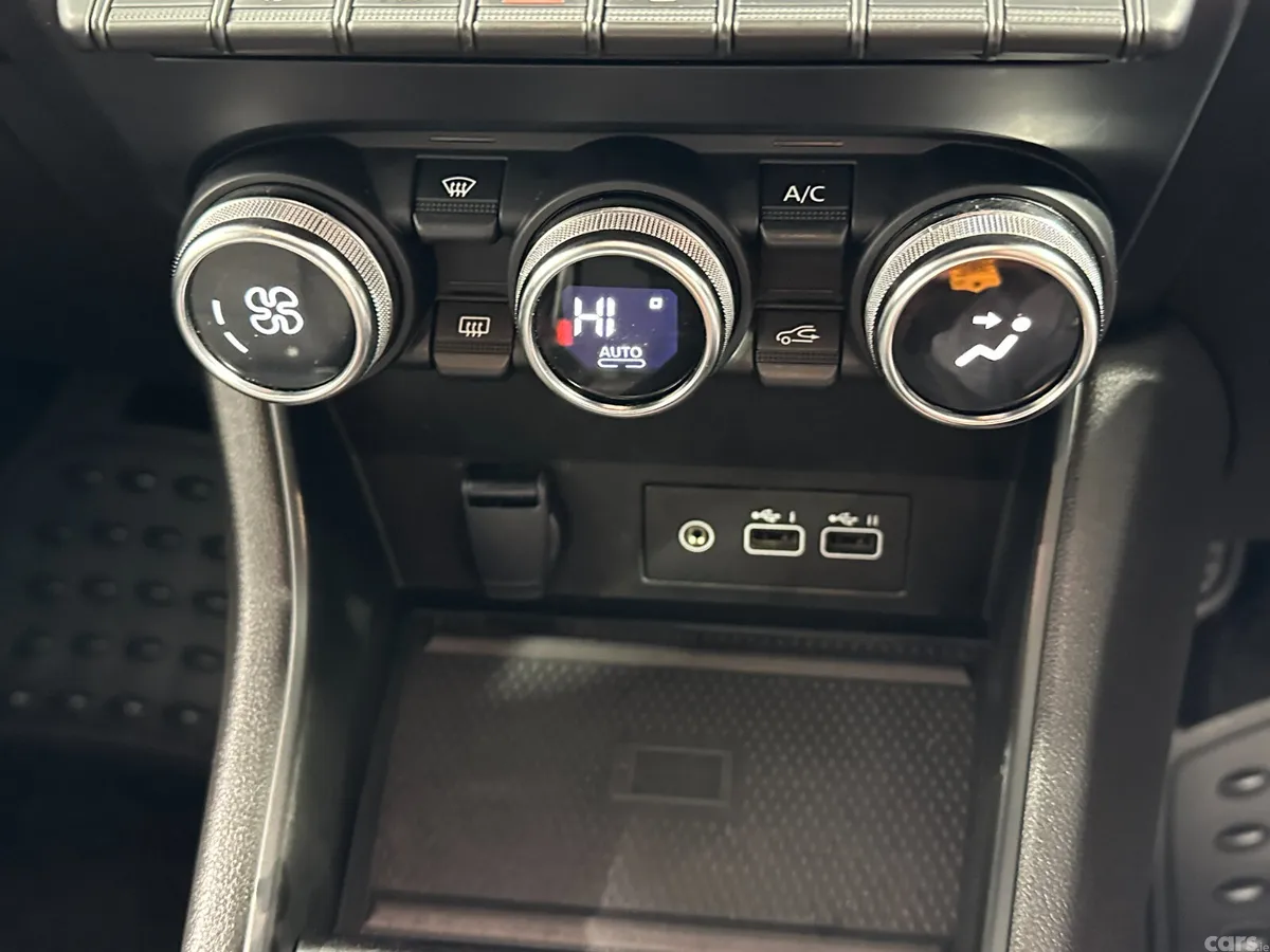 Renault Captur Hatchback, Petrol, 2024, Red