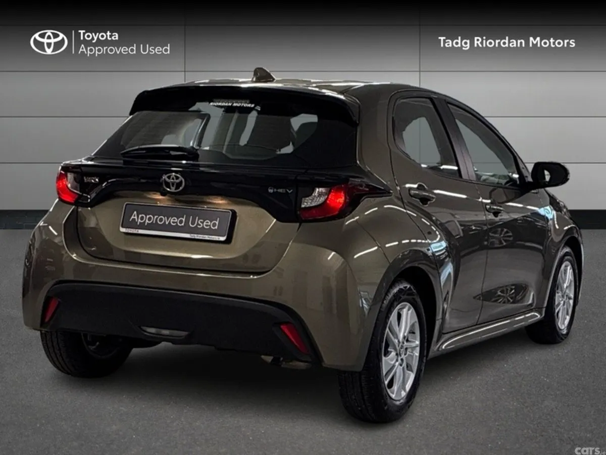 Toyota Yaris Hatchback, Petrol Hybrid, 2024, Bronze