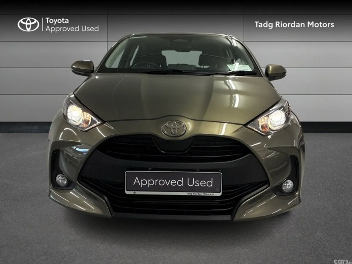 Toyota Yaris Hatchback, Petrol Hybrid, 2024, Bronze
