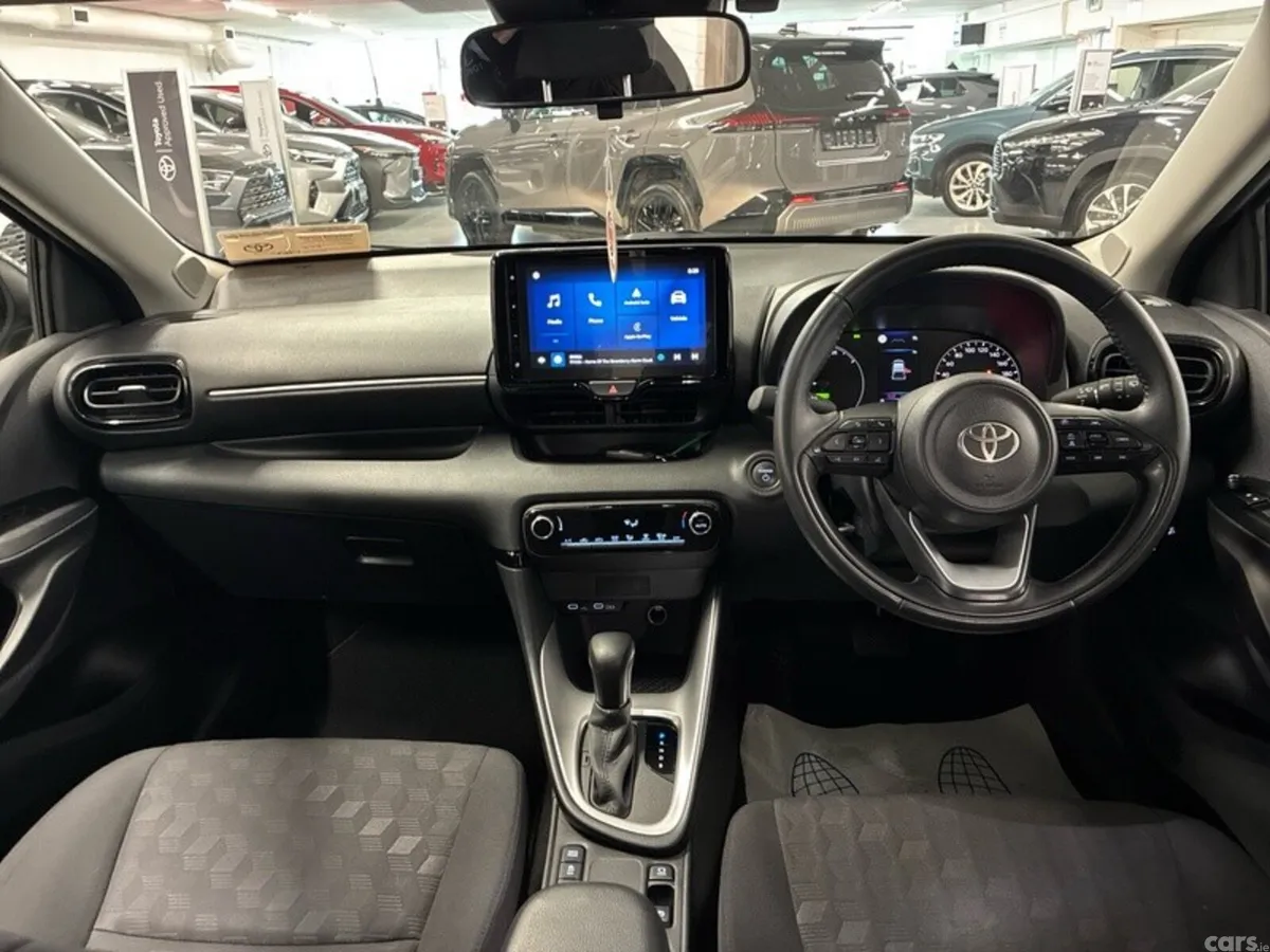 Toyota Yaris Hatchback, Petrol Hybrid, 2024, Bronze