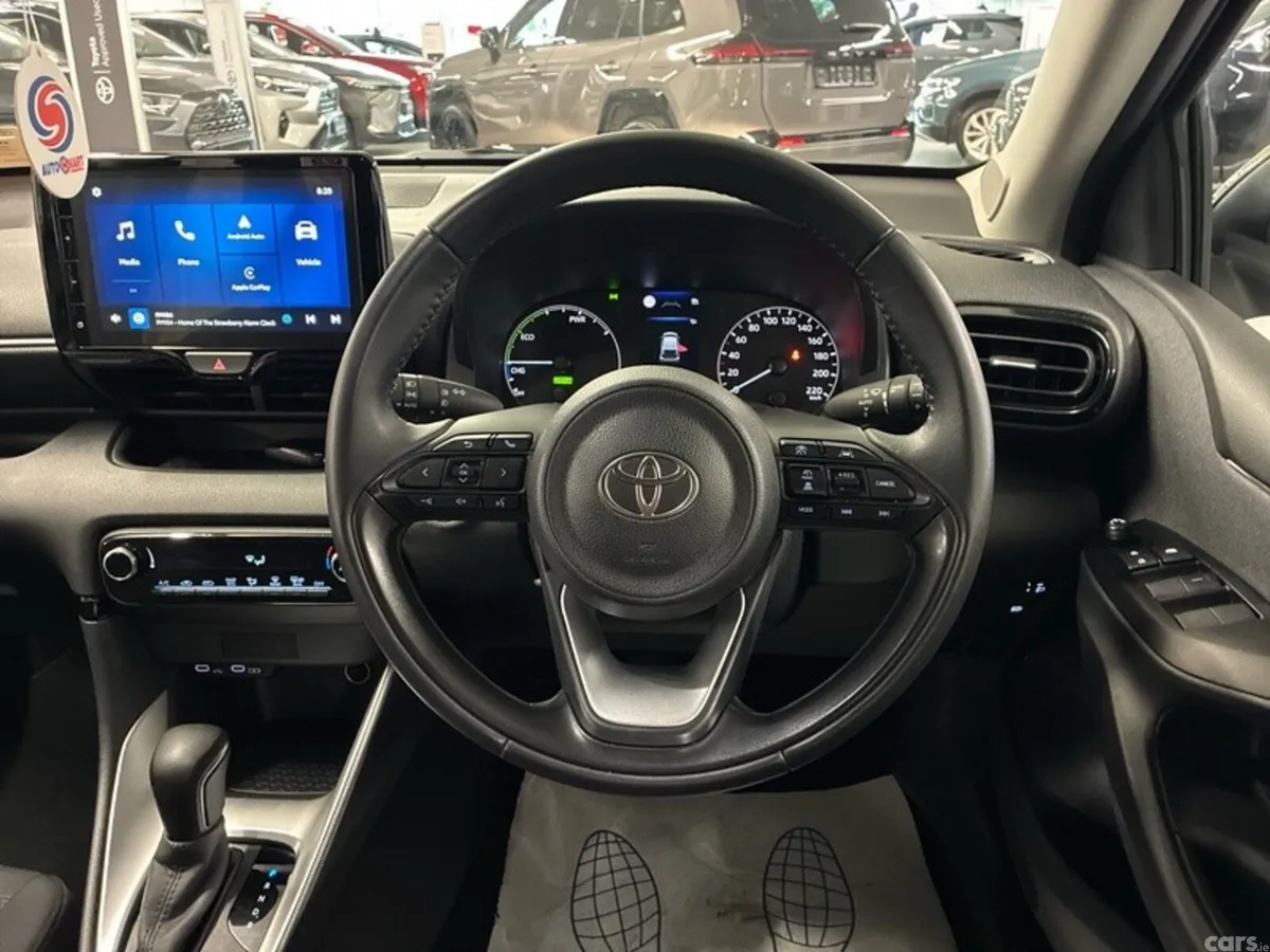 Toyota Yaris Hatchback, Petrol Hybrid, 2024, Bronze