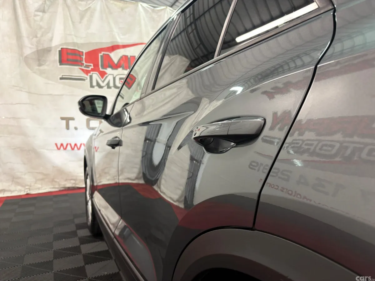 Volkswagen T-Roc SUV, Petrol, 2023, Grey