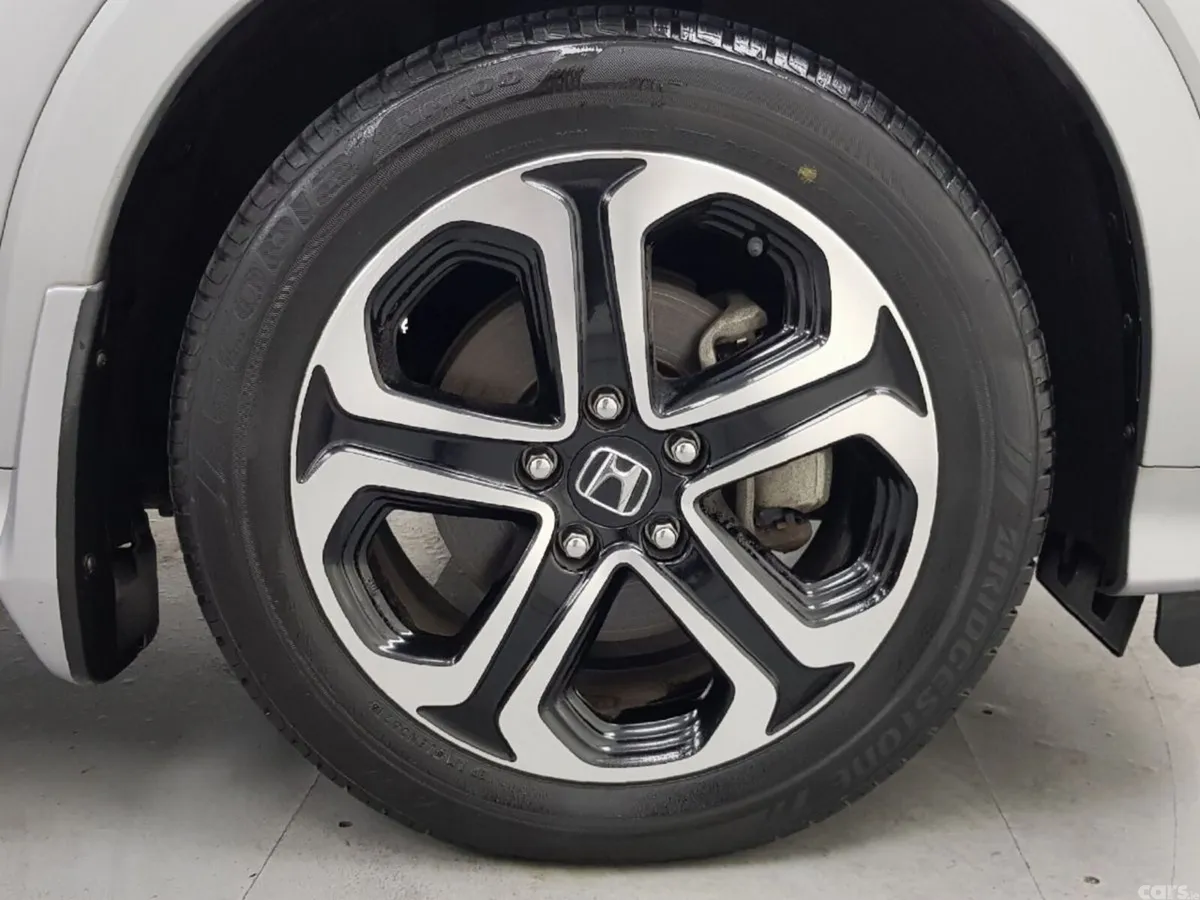 Honda Vezel SUV, Petrol Hybrid, 2018, Silver