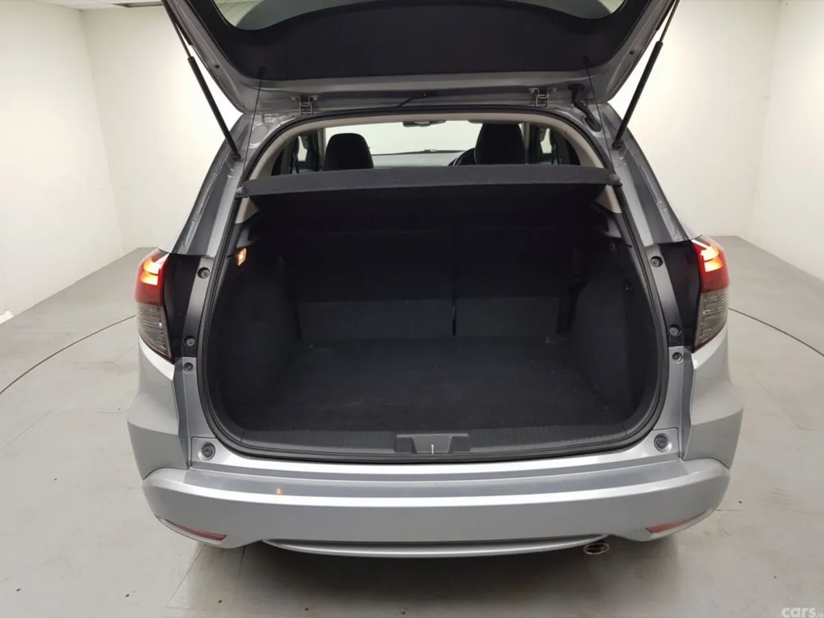 Honda Vezel SUV, Petrol Hybrid, 2018, Silver
